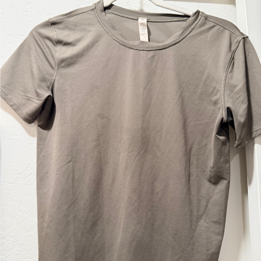 lululemon athletica Gray Short Sleeve Tee
